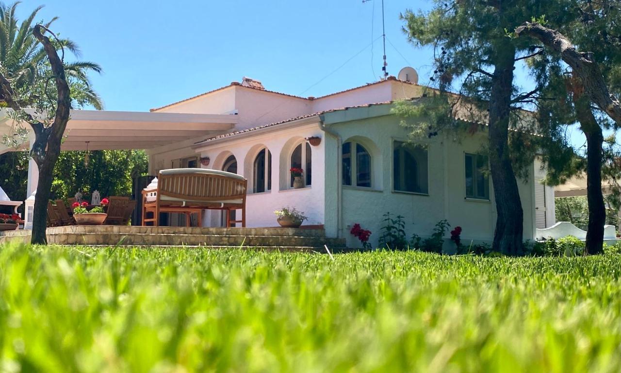 Villa Vittoria Вьесте Экстерьер фото