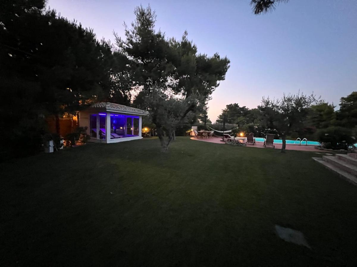 Villa Vittoria Вьесте Экстерьер фото